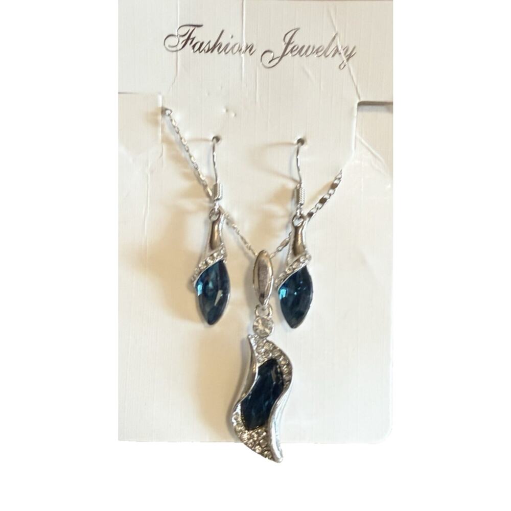 Fashion Blue Faceted Dainty Teal Drop Necklace And Earring Set Prom NOS